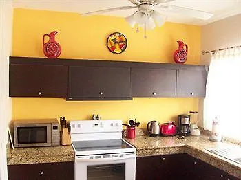 Отель Peregrina Beach Apartment Playa del Carmen